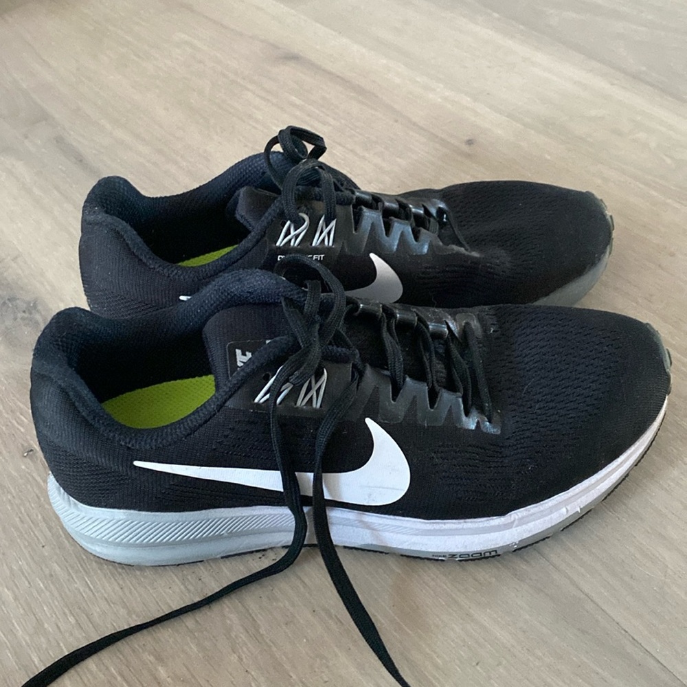 Nike Zoom Structure 21 running shoe